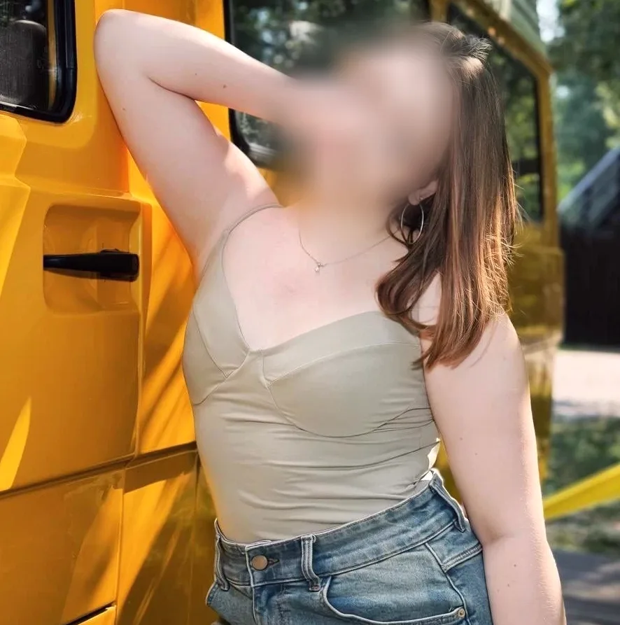 Yasmine, 19 anni
